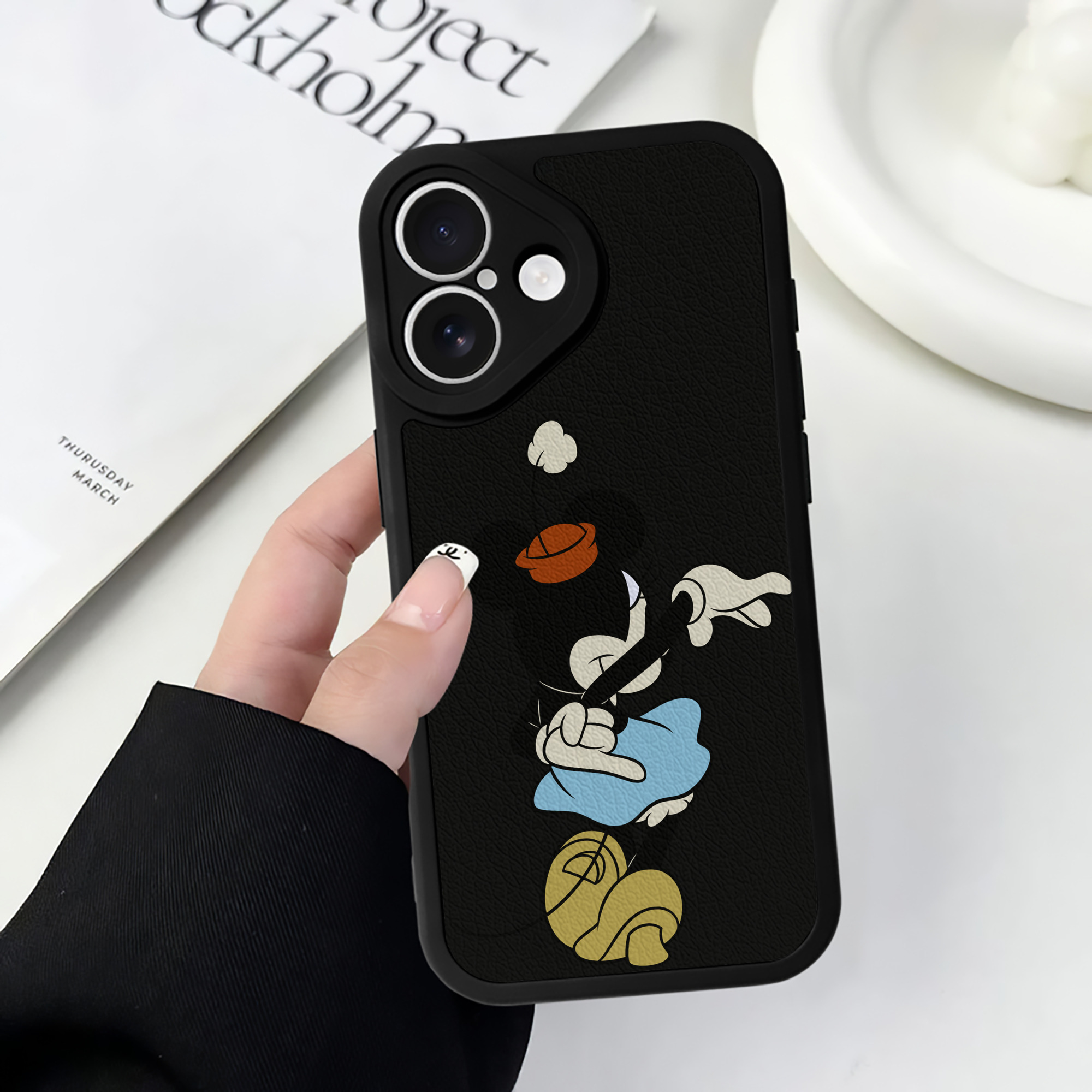 （画像用） ミッキーマウス Mickey Mouse 【iPhone 16シリーズ対応】シリコンスマホケース（レザー調） 材質：シリコン